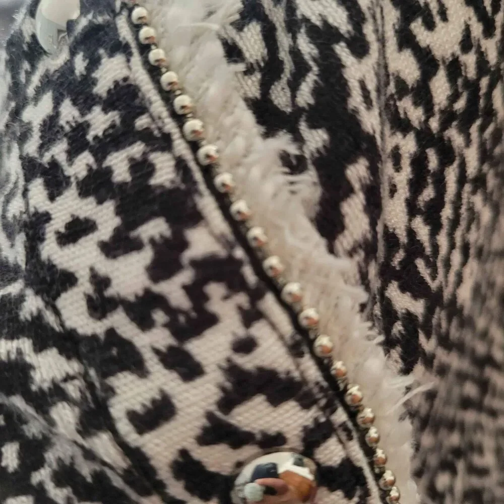 Women's Size Small White House Black Market black and white cardigan with detail
